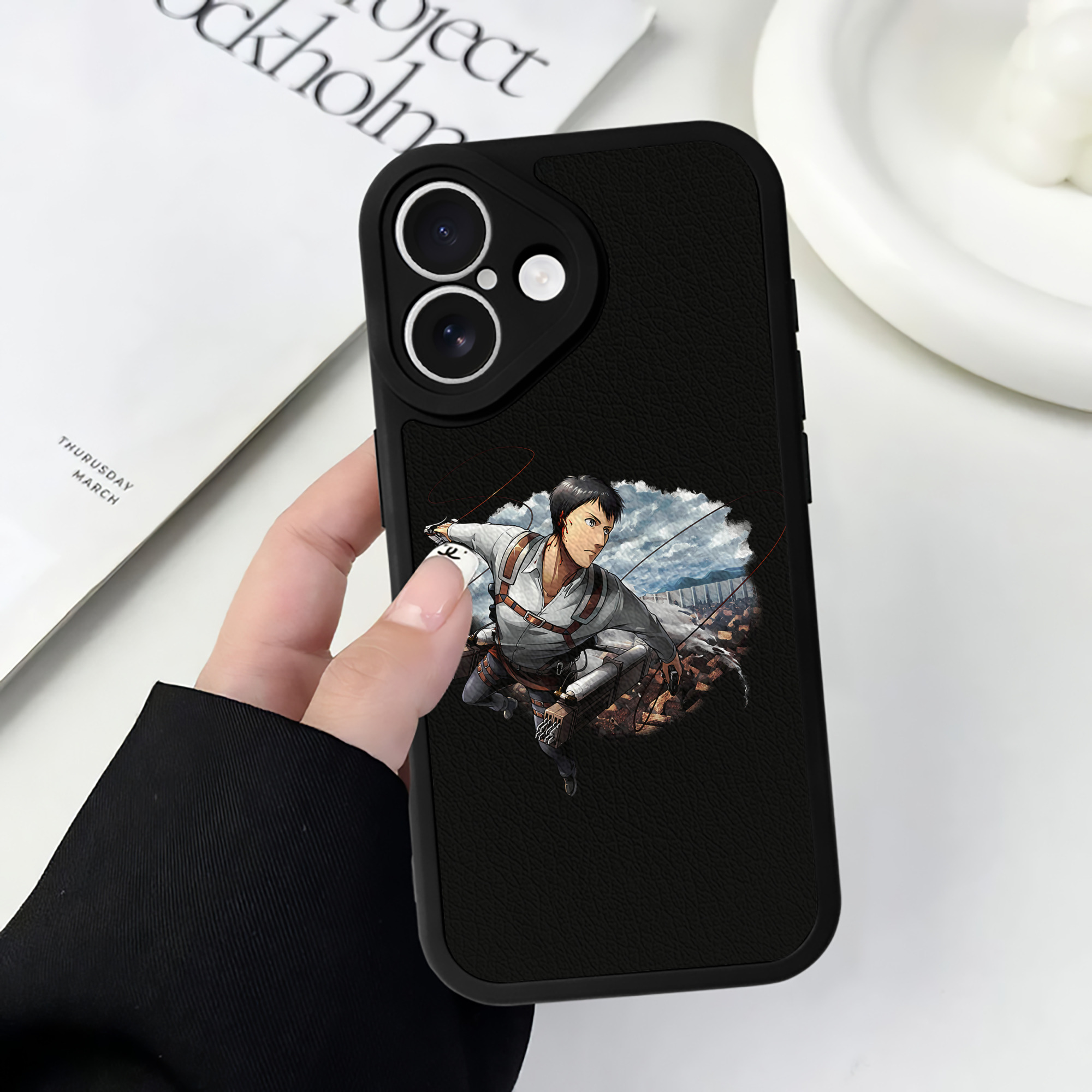 （画像用） 進撃の巨人 ベルトルト・フーバー Attack on Titan Bertholdt Hoover 【iPhone 16シリーズ対応】シリコンスマホケース（レザー調） 材質：シリコン